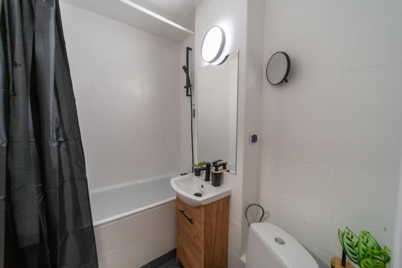 Metro Lux Home Apartment Варшава Экстерьер фото