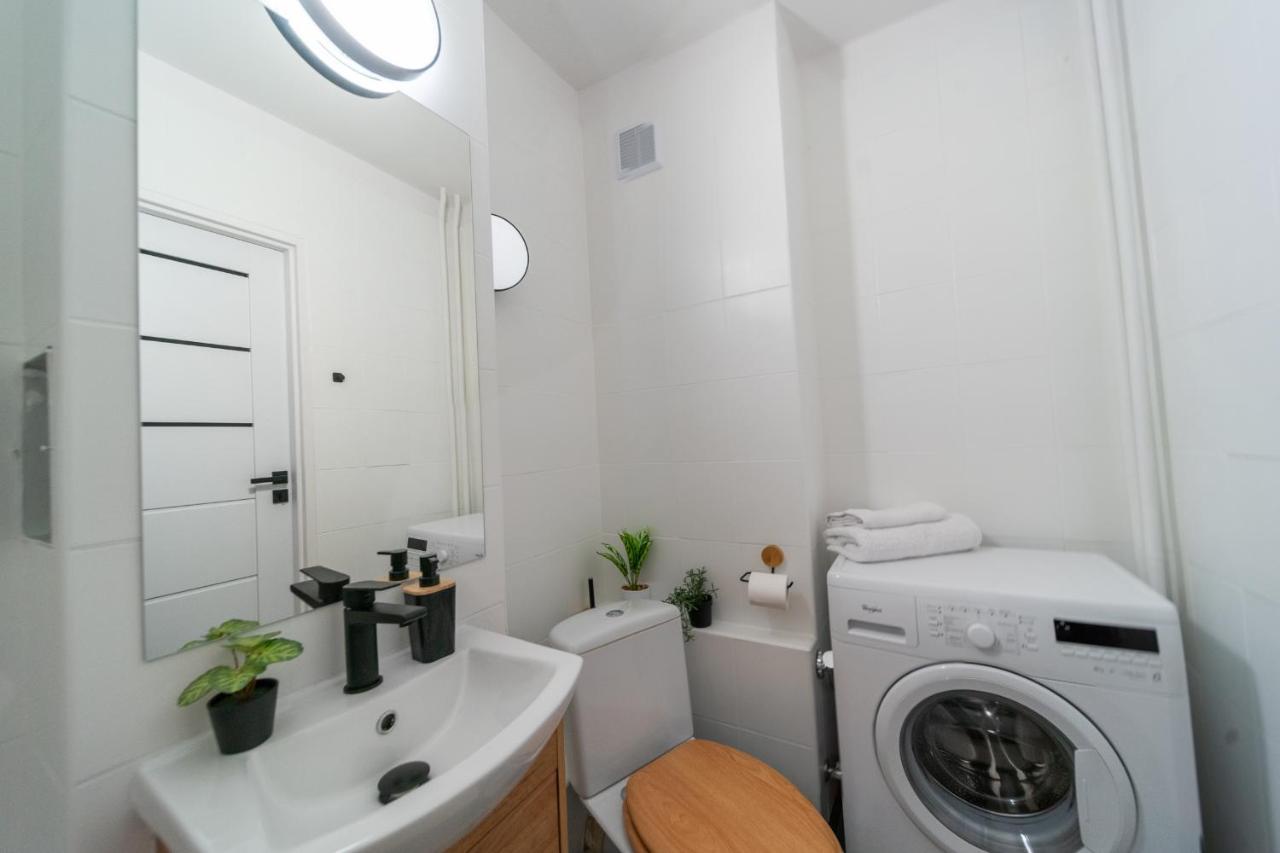 Metro Lux Home Apartment Варшава Экстерьер фото