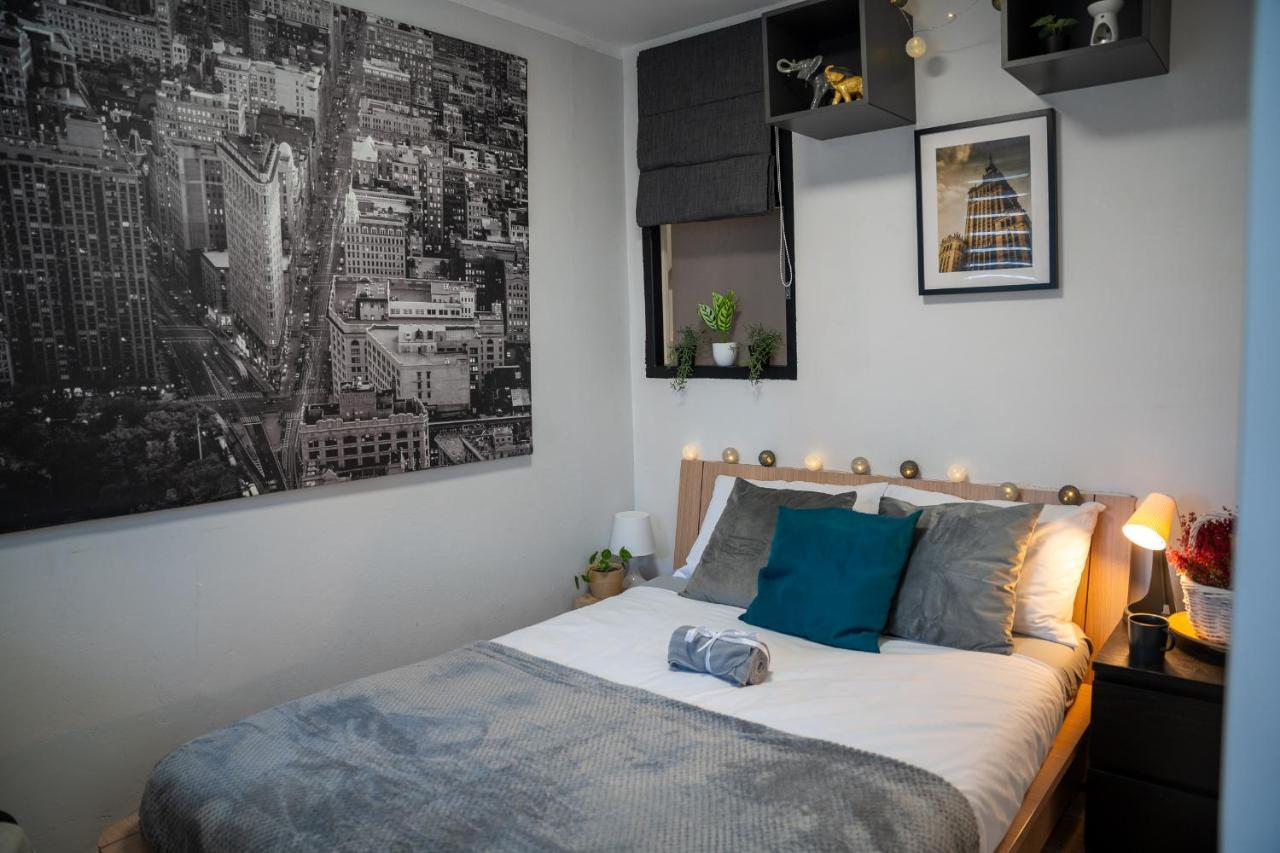 Metro Lux Home Apartment Варшава Экстерьер фото