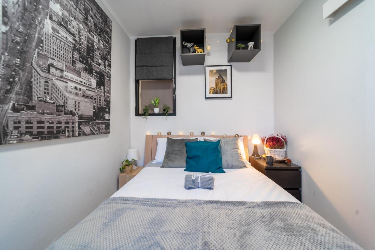Metro Lux Home Apartment Варшава Экстерьер фото